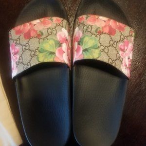 Gucci Bloom Slides Size 39 (US 8)